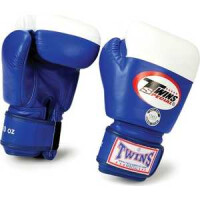 Перчатки боксерские Twins для муай-тай синие 10 oz
